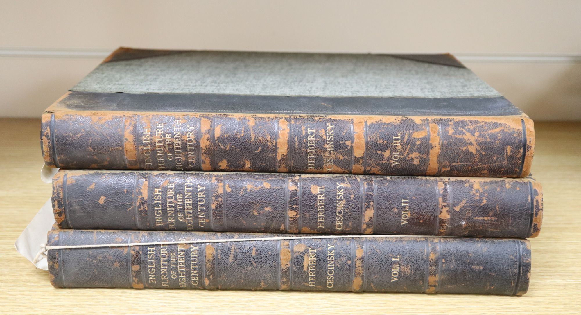 Albert Cescinsky - The English Furniture of the 18th century, vols 1, 2 and 3